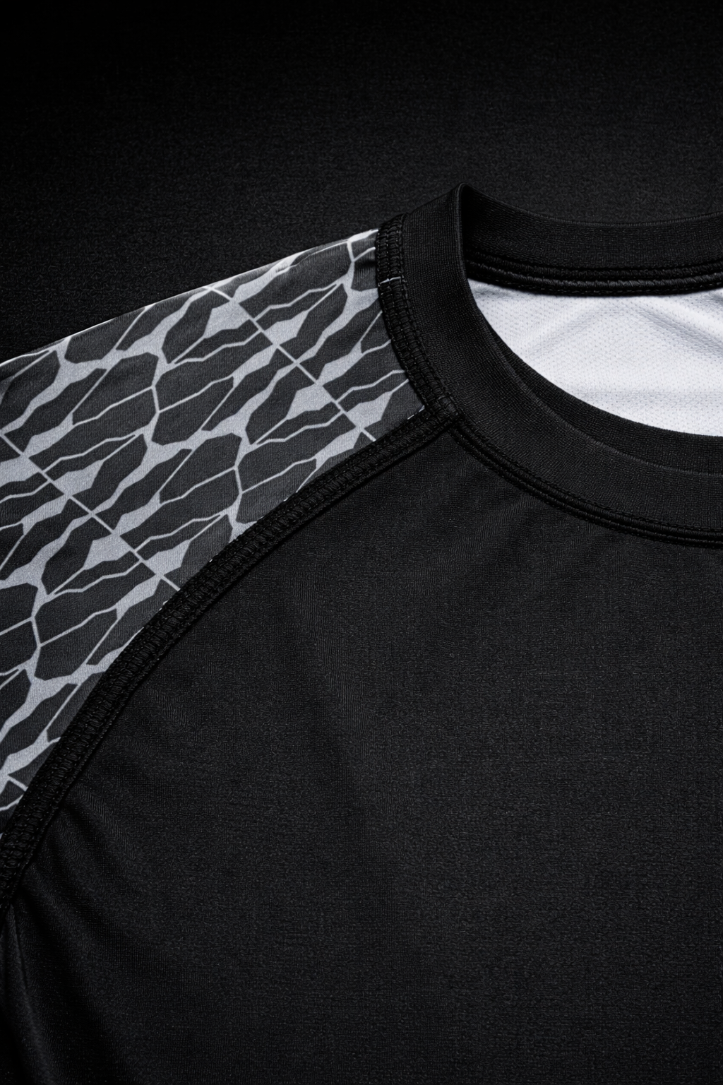 Silverback Stripes rash guard detail